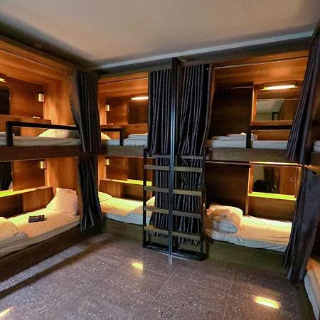 Bui Vien Street Hostel 胡志明市 外观 照片