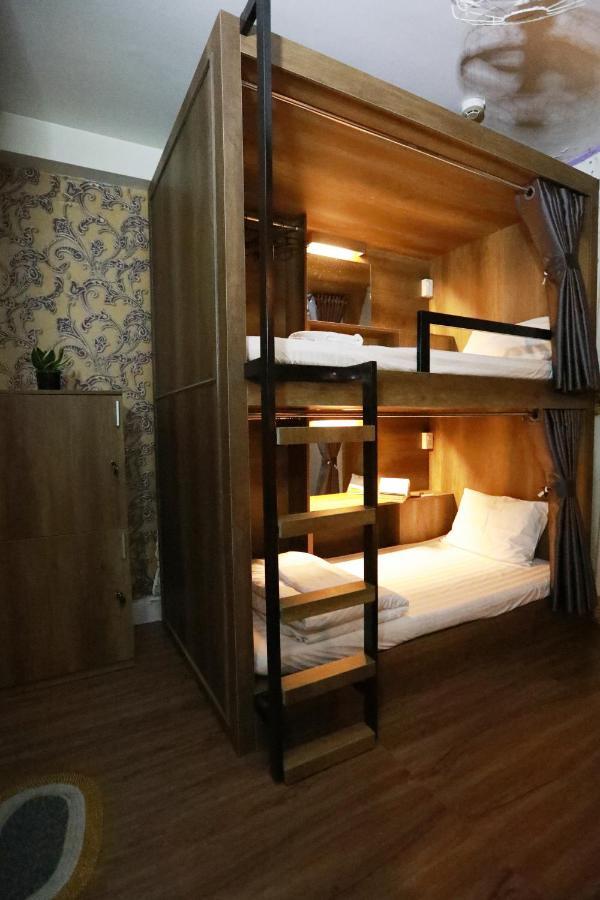 Bui Vien Street Hostel 胡志明市 外观 照片