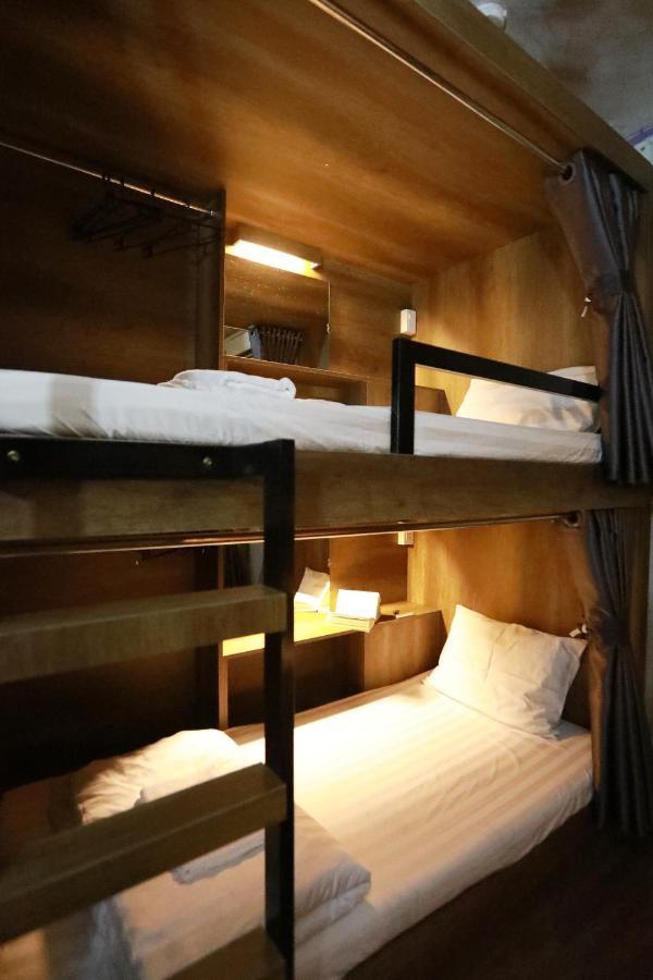 Bui Vien Street Hostel 胡志明市 外观 照片