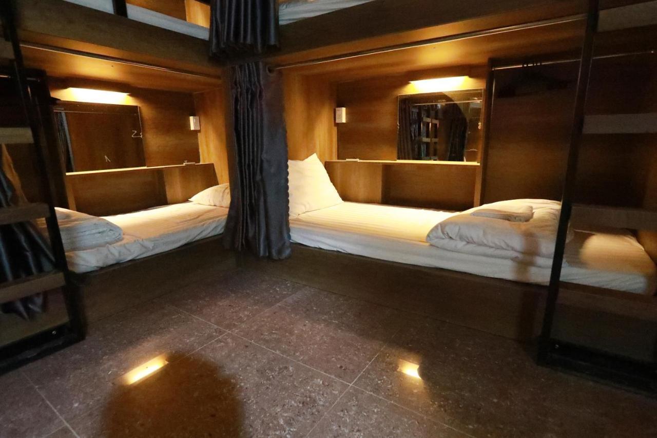 Bui Vien Street Hostel 胡志明市 外观 照片
